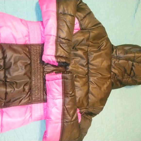 Girls Coats 🧥 - Picture 2 of 8